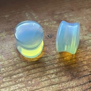 3/4” Opalite Glass Teardrop Plugs
